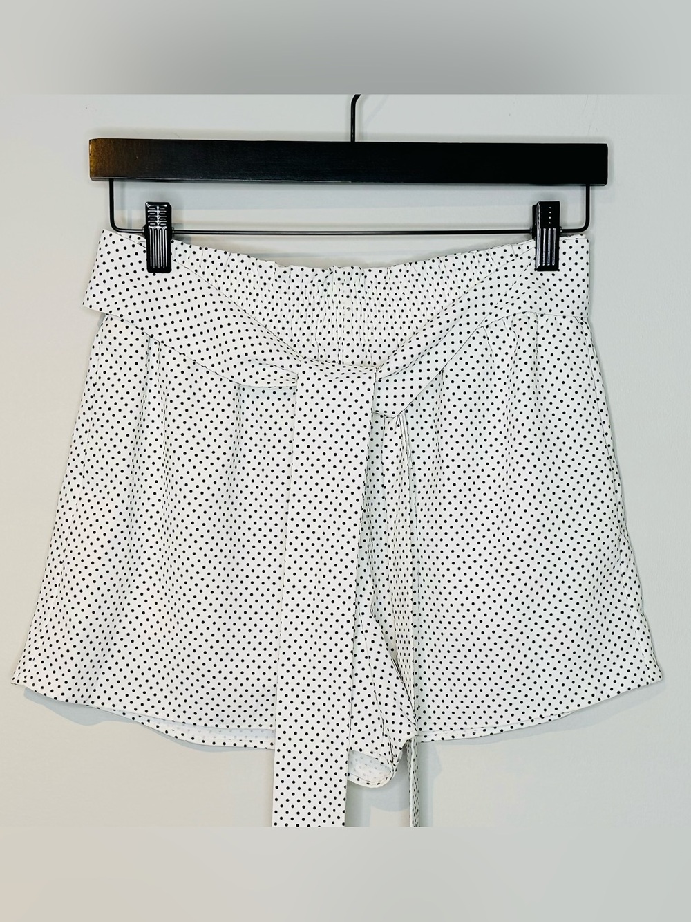 Alice + Olivia Soft White Black Mini Dot High-Waist Tie-Front Shorts NWT - Picture 2 of 15